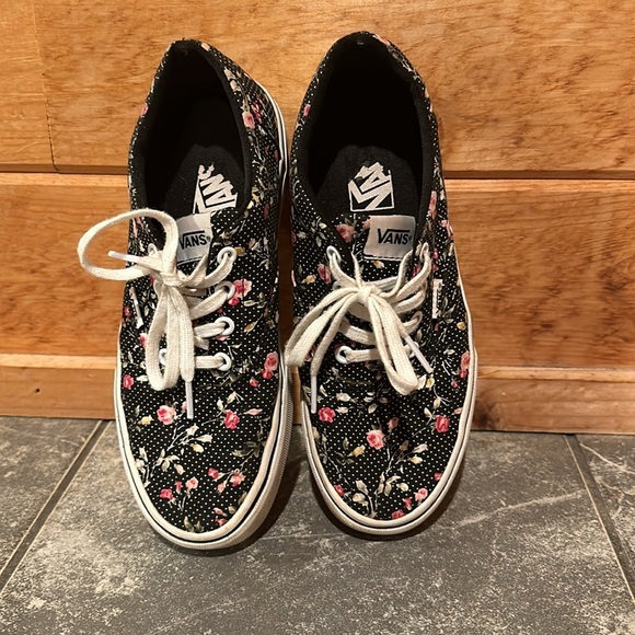Vans authentic sneakers - black with floral and tiny polka dot print - Picture 2 of 6